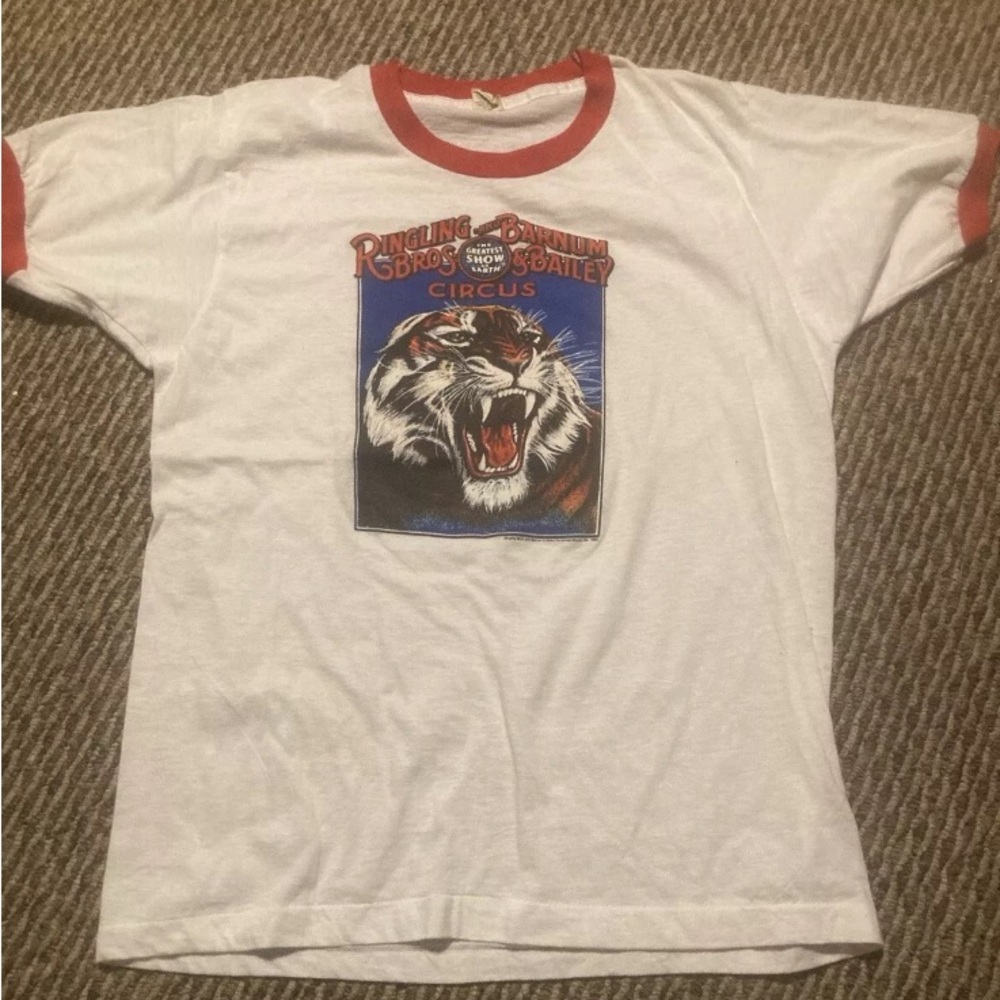 True Vintage Retro Ringling Brothers Barnum & Bailey 80’s Screen Stars Ringer